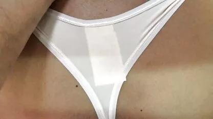 Baise hardcore interraciale avec une salope noire donnant la tête et baisée dans sa chambre extrait porno streaming