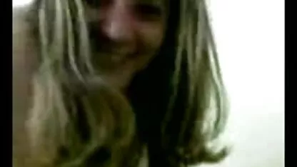 Fille solo profite de extrait video porno gratuit sa chatte chaude de manières coquines