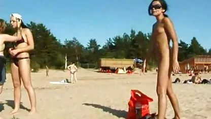 Stockage fille avec deux gros godes extrait film x clara morgane brutaux