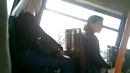 Belle-mère bronzée queeing à trois extrait vidéo amateur