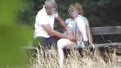 Action de fisting de méchantes chiennes extrait x amateur par Cezar73