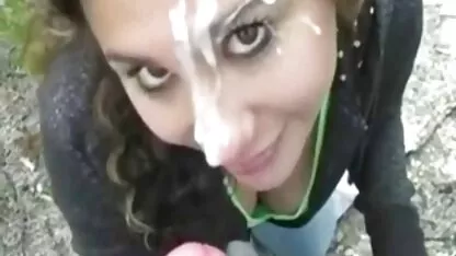 Brandi et Bambi baise un gros gode en extrait porno free bois