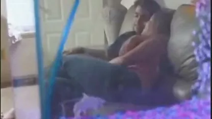 Une cosplayeuse en extrait video sexe gratuit en streaming bikini se fait frotter la chatte par un masseur