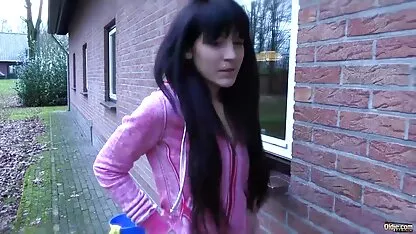 Brunette amateur en extrait video hard bas noirs