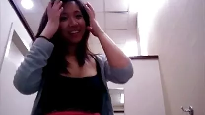 Superbe extrait vidéo x webcam poussin ... bave partout sur elle-même