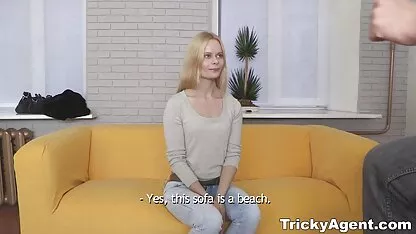 Brunette Samara Joue extrait film erotique gratuit Sa Chatte Upskirt