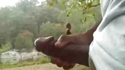 Superbe extrait vidéo amateur gratuit poitrine s'amuse avec son minou